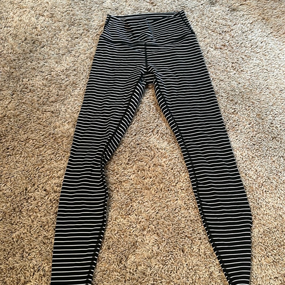 Lululemon stripped leggings